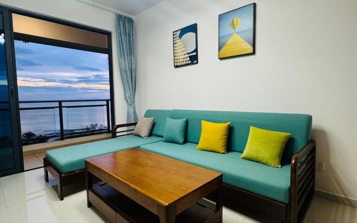 2BR 1BA Seaview Apartment