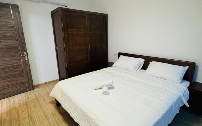 2BR 1BA Seaview Apartment