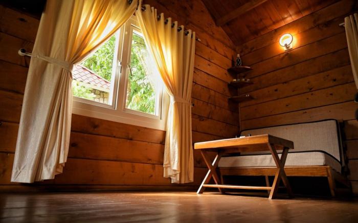 Wood House Honeymoon Cottage