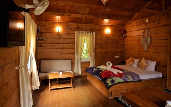 Wood House Honeymoon Cottage