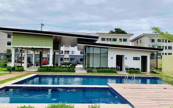 FurnishedCondoNearAirport,Malls&Schools