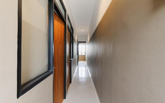Urbanview Syariah Kost D33 Hutan Kota Srengseng