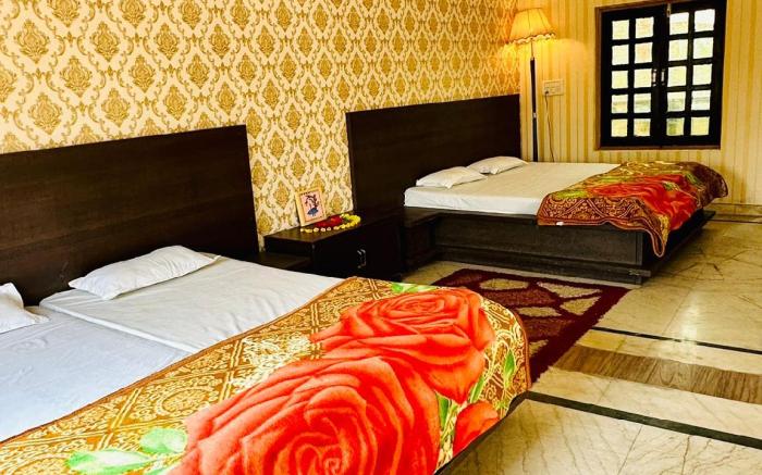 Divine Palace of Lord Krishna | Vrindavan 