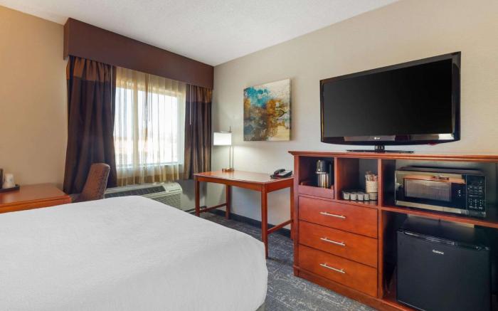 Clarion Inn