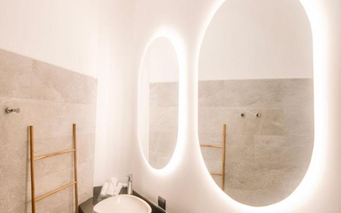 Astra Hotel & Boutique.