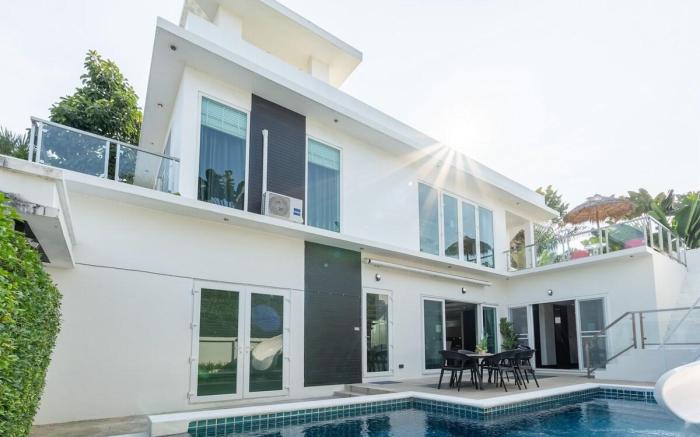 LUXE Pool Villa Pattaya 3 Bedroom