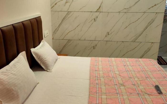 Goroomgo Janata Inn Gujarat