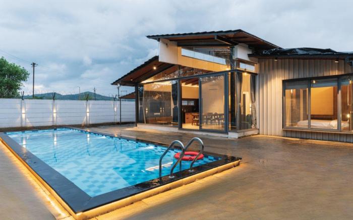 Villa White Aura