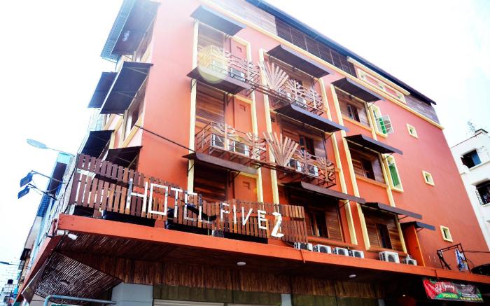 OYO 210 Hotel Five 2