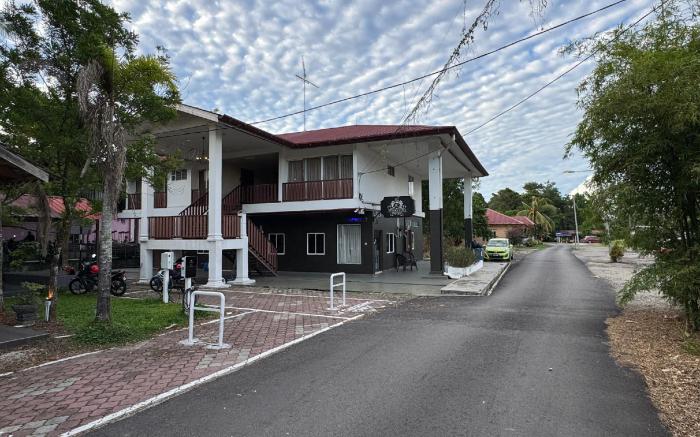 KESUMA VILLA PARIT RAJA