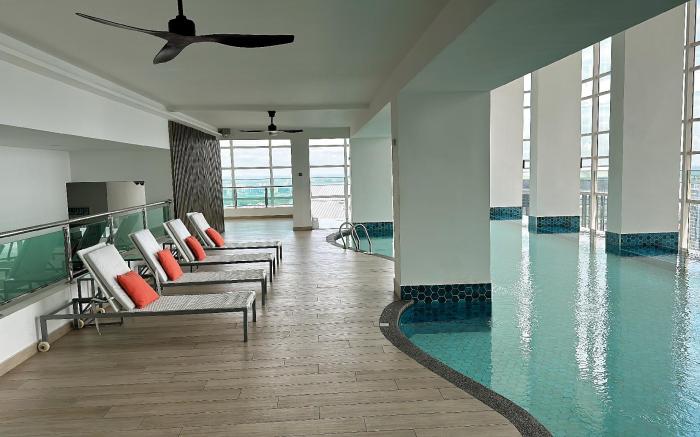 TriTower - 3 Minute Walk to CIQ, 15 Minutes to Singapore
