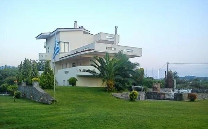 Agiokampos Resort