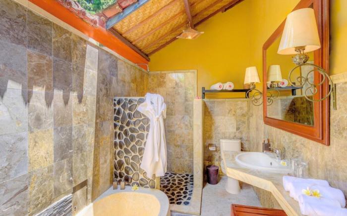 (One) BR Duplex House w/Stunning Garden & Pool