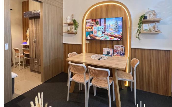 Duxe Suite8 Condo near MOA & NAIA Airport