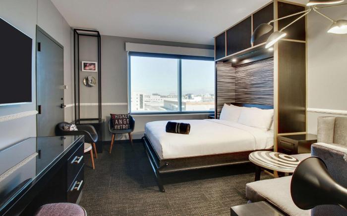 The Rose Hotel Chicago O’Hare, Tapestry Collection by Hilton