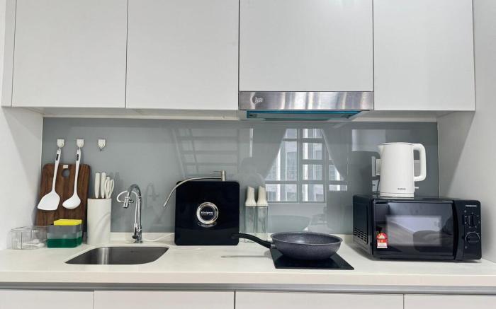 MRT Hub Loft: 15 Mins to KLCC 4 pax @Eko cheras