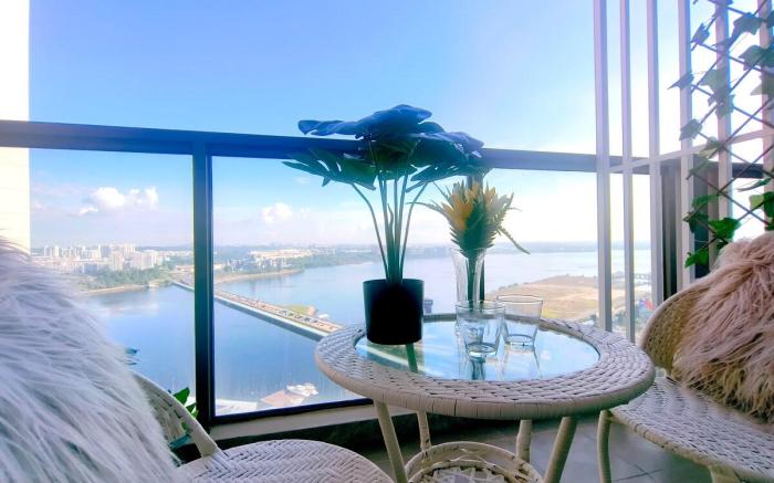 R&F Premium Loft Seaview Apt-SmarTV/Pool/Gym/Park