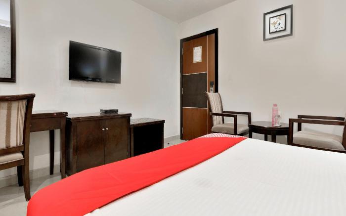 Capital O Rudra Grand Near Kondapur x Road