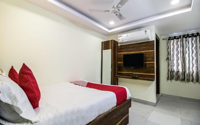 Collection O Hotel Sri Sai Grand Inn