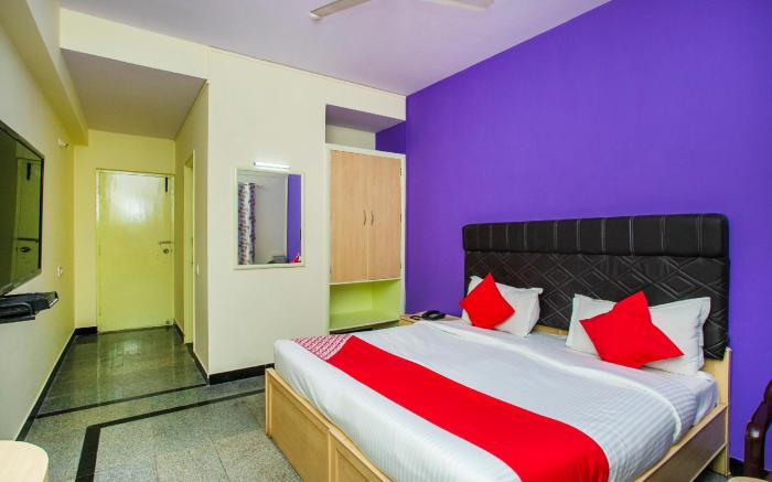 OYO 25036 Suraksha Residency