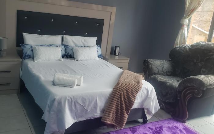 Alena's Guest House 