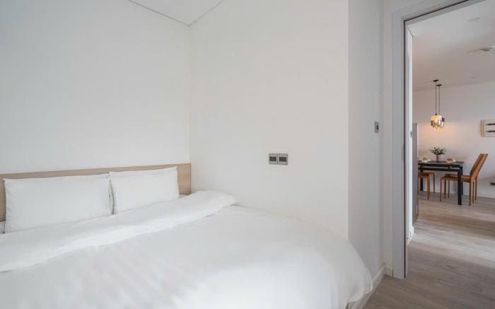 căn hộ C2 Vinhomes D'Capitale 2 phòng ngủ