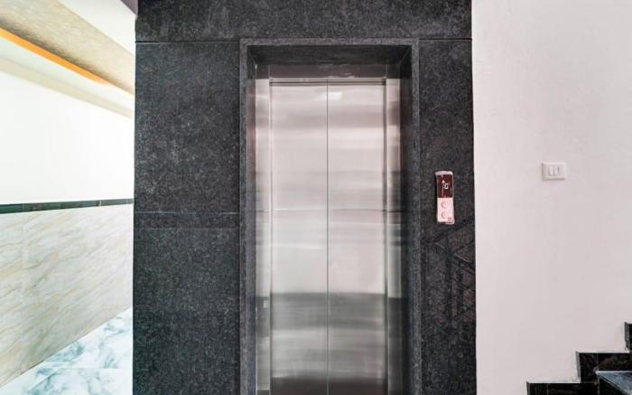 Hotel Karnataka Suites