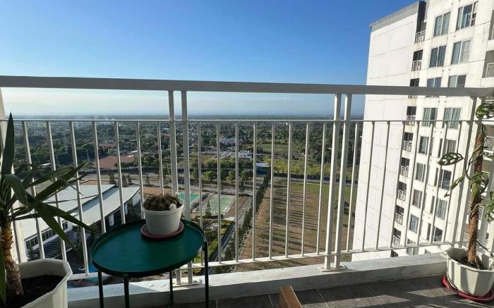 Cozy Studio 5 Mins to Sky Ranch w/ Pool & View