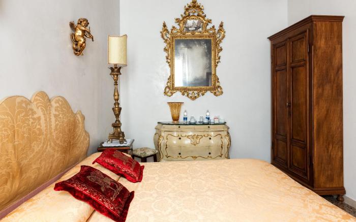 Luxury Venetian Rooms