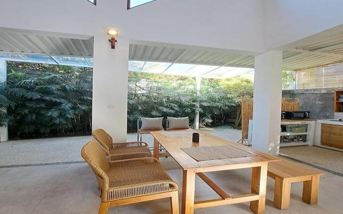 Relaxing Mezzanine 4 in Pererenan Canggu Bali
