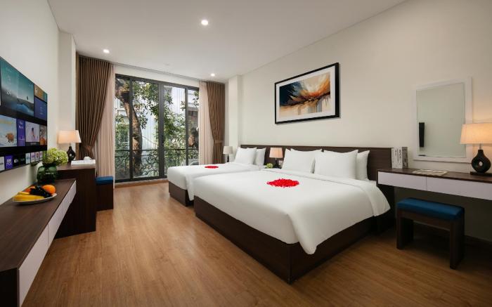 QUEEN CAFE HOTEL 