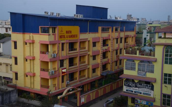 Matri Hotel and banquets 