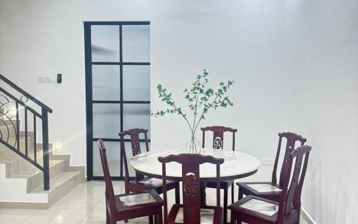 Affordable Comfort for Large Group
