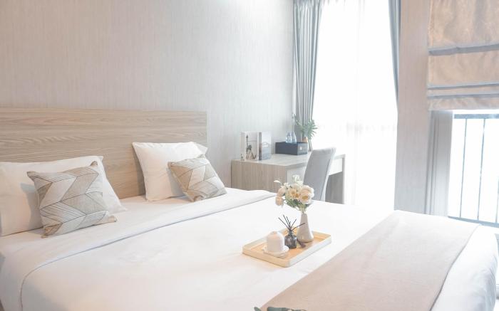 Cozy Studio Room at Ciputra World 2 By Travelio