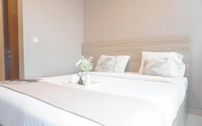 Cozy Studio Room at Ciputra World 2 By Travelio