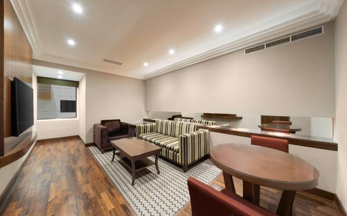 Radisson Blu Hotel & Convention Center, Riyadh Minhal