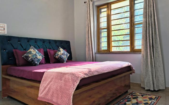 Kalakriti Retreat - Scenic 4BR Cottage By Homeyhut