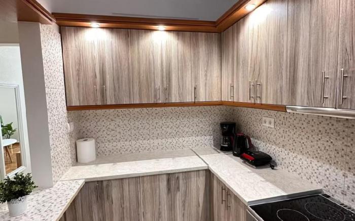Athens Stylish 1BD Apt with Bal Near Attiki Merto