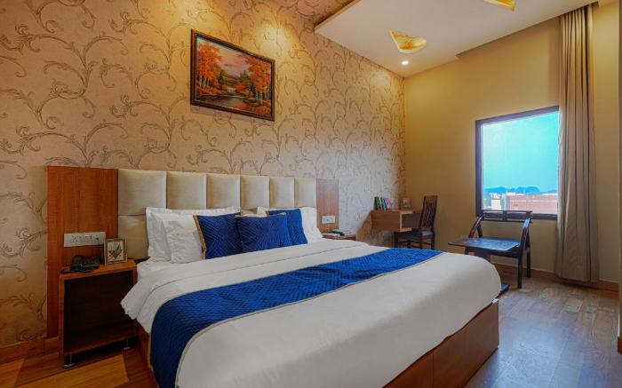 Hotel Sallow Grand