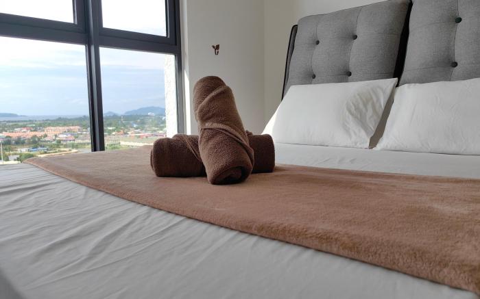 High Floor SunsetView Near Airport K Avenue 2-3Pax