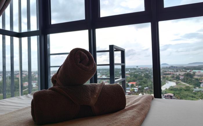 High Floor SunsetView Near Airport K Avenue 2-3Pax
