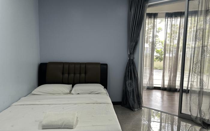 IMAGO 4 Bed Seaview Apartment w Own Garden & BBQ 