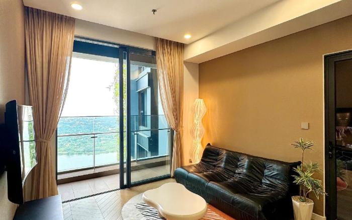 Luxury 2 Br with amazing view of Saigon River