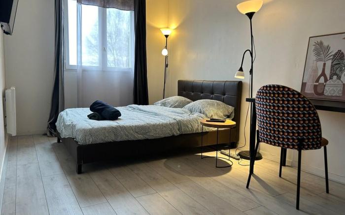 Apartment-Proche RER- 2 bedrooms & 4 double beds