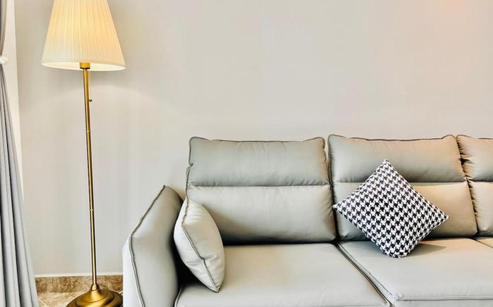 RF02 Family Suite Seaview 4BR L43 15pax R&F Seine