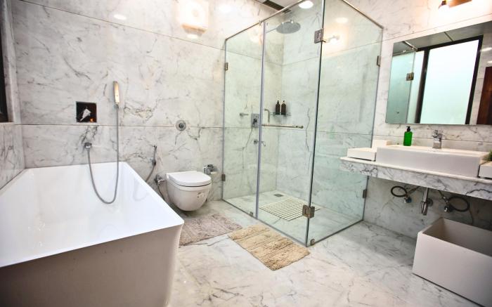 Luxury Italian 3BHK Ensuite House Near Metro, Mall