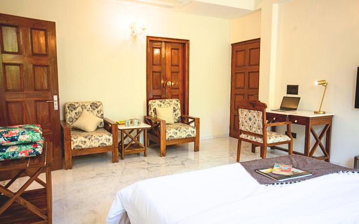 Luxury Italian 3BHK Ensuite House Near Metro, Mall