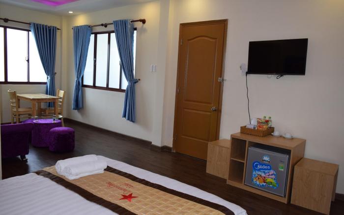 Diamond Star Hotel