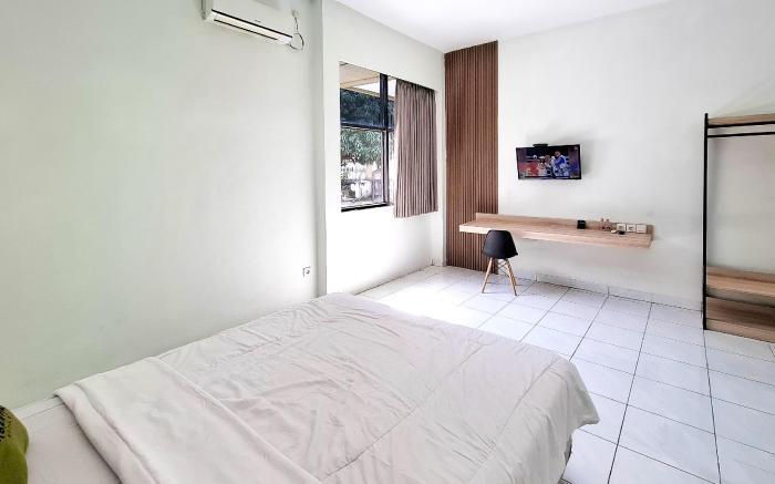 Urbanview Hotel Syariah Wisma Husada near Exit Toll Krapyak Semarang