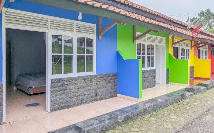 RedDoorz Resort @ Ciater 3